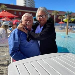 Meet your Posher, Gloria